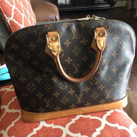 LV Alma handbag - Picture 2 of 3
